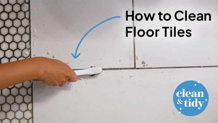 Choose a Mop That Collects Dirt From Ceramic Floors