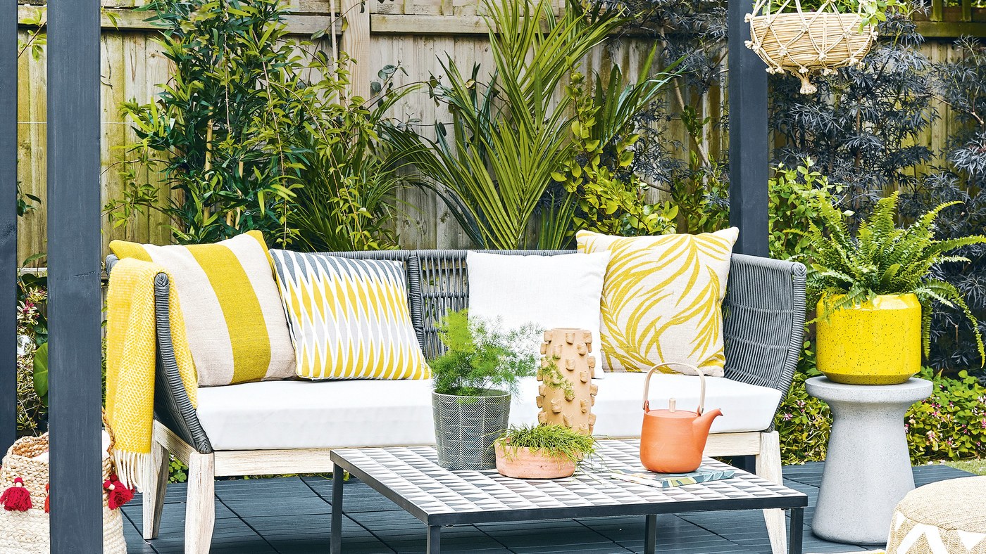 Dry Outdoor Cushions Fully after Treating Mildew