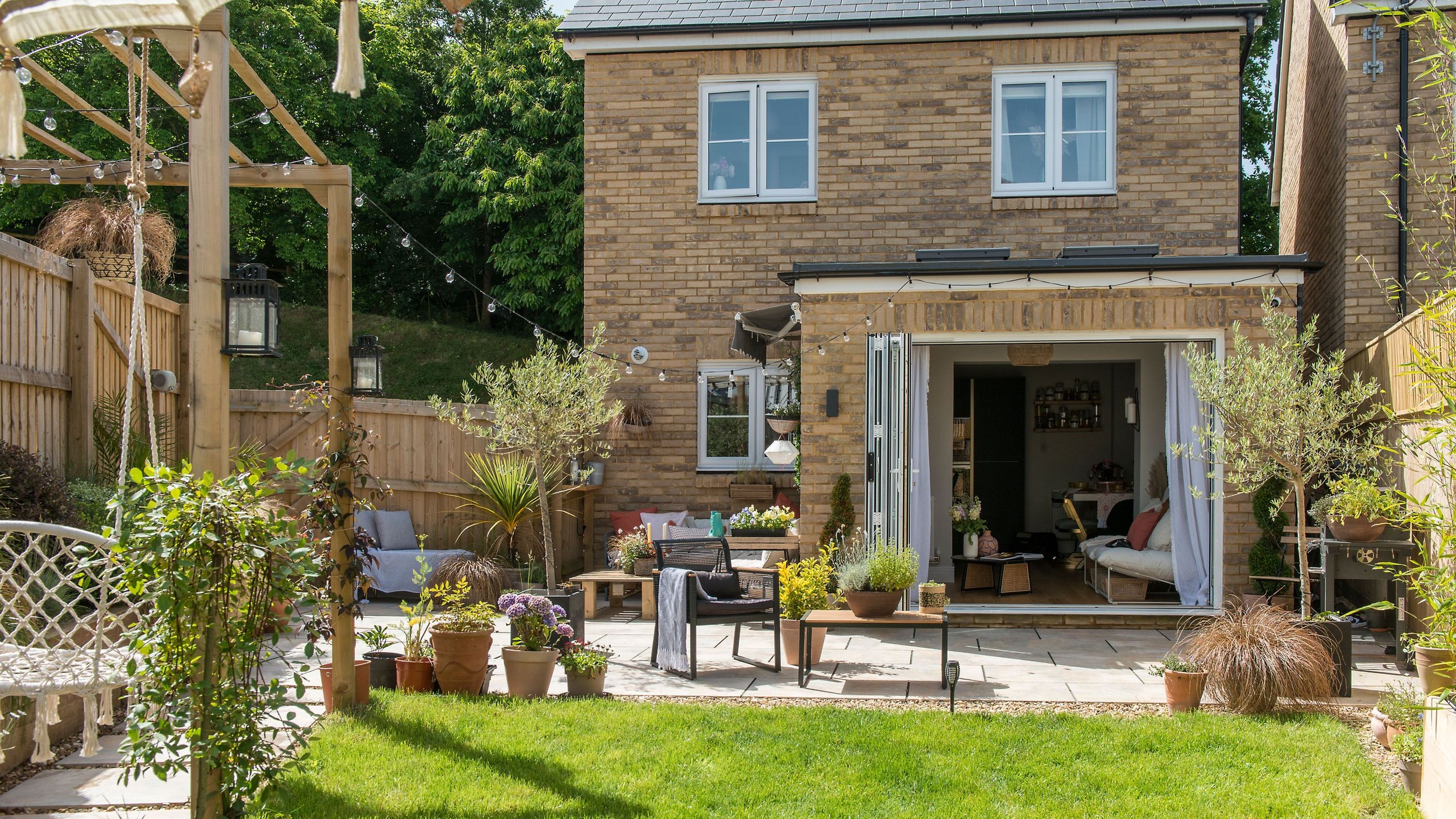 Pressure Washing Can Damage Wooden Garden Furniture