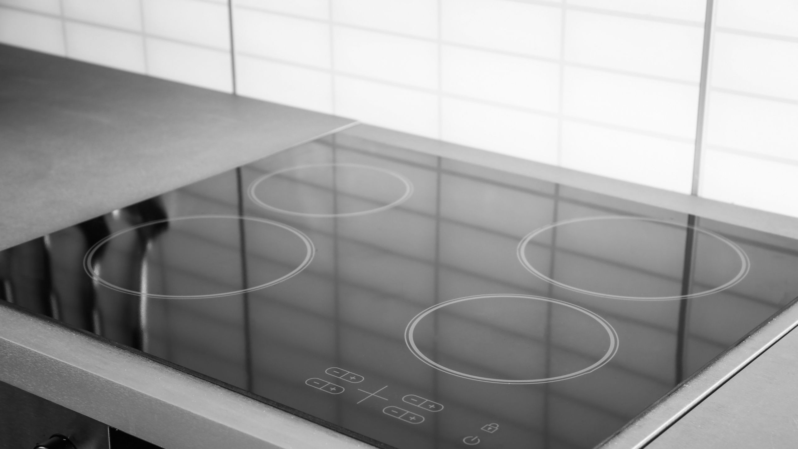 Let a Glass Cooktop Cool before Cleaning It