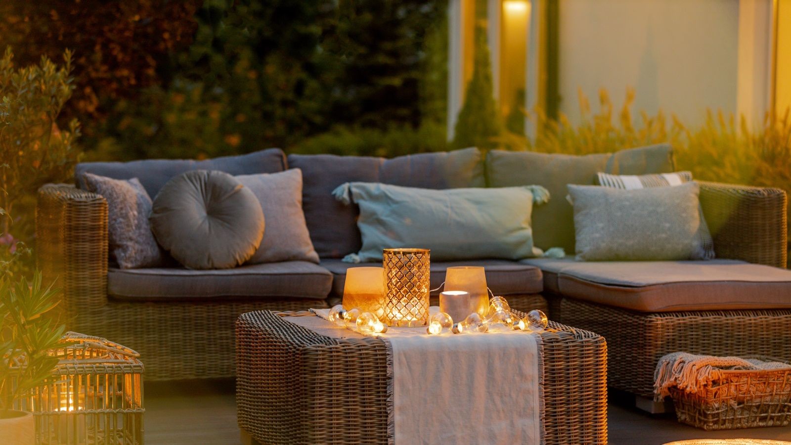 Put Garden Furniture Away Clean and Dry