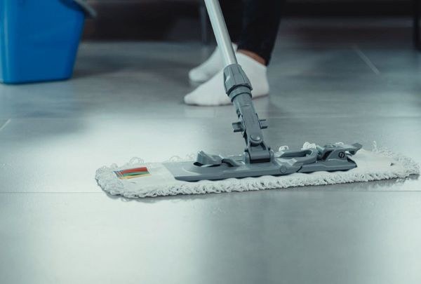 Know When Tile Maintenance Needs a Specialist